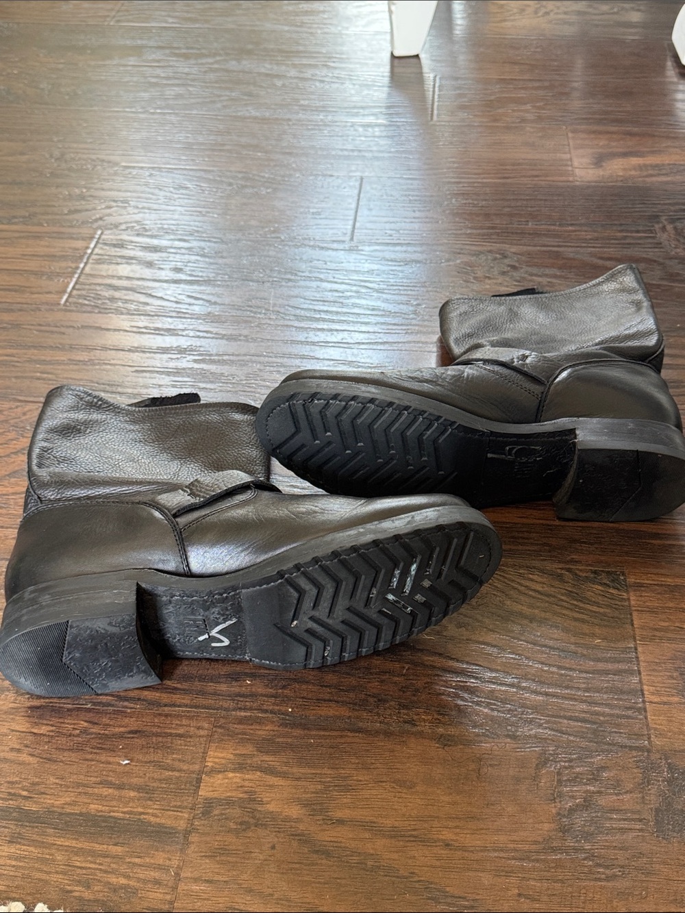 Frye Black Women's Leather Boots - Picture 10 of 16